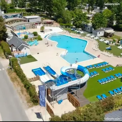 Mobil Home tout confort idéal pour 4 personnes dans le Domaine de Dugny CAMPING 4 ETOILES