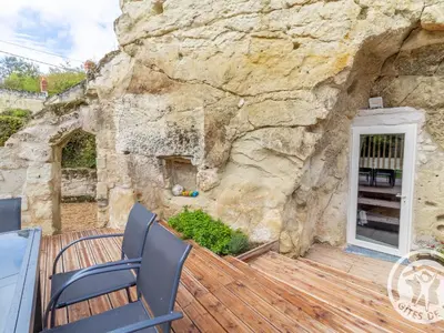 Plan de l'établissement Gîte troglodyte unique avec jacuzzi, billard et jardin, près de Doué La Fontaine et Saumur - FR-1-622-69