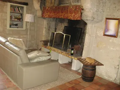 Coin salon dans l'établissement La Balastière