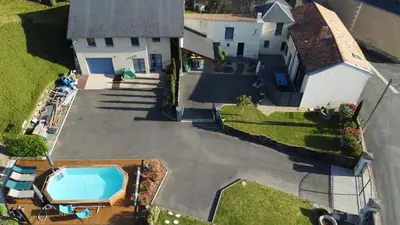 Piscine de l'établissement Gîte du Thouet - Appt avec piscine partagée ou située à proximité