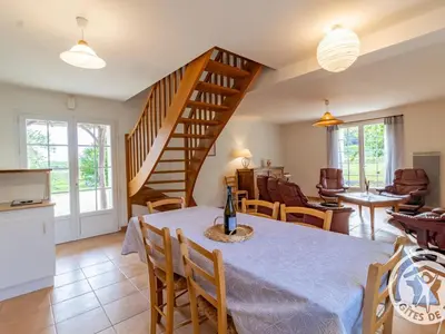 Coin salon dans l'établissement Charmante Maison de Campagne près des Vignes avec WiFi, BBQ et Proche d'Angers et Saumur - FR-1-622-68