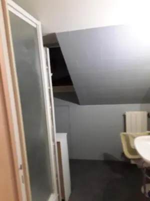 Salle de bains dans l'établissement Chambre chez l'habitant virage de mulsanne