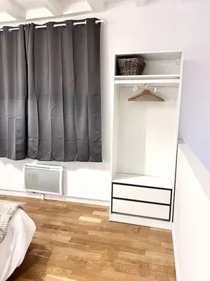 Plan de l'établissement Le Jeanne, appartement en duplex proche forteresse et centre ville