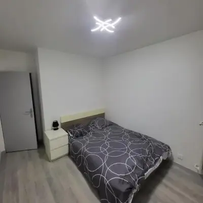 chambre neuve dans un logement partager a 10 minute du circuit