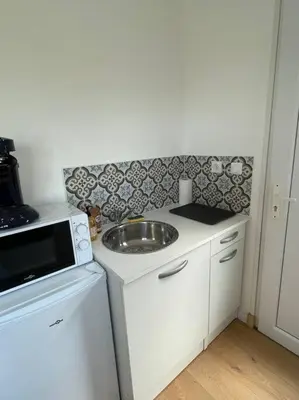 Cuisine ou kitchenette dans l'établissement Studio 2 personnes - Bouleries Jump - 24H du Mans
