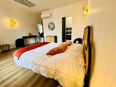 Un ou plusieurs lits dans un hébergement de l'établissement Inédit : appartements grandes capacités sur les quais de Blois - 23 pers