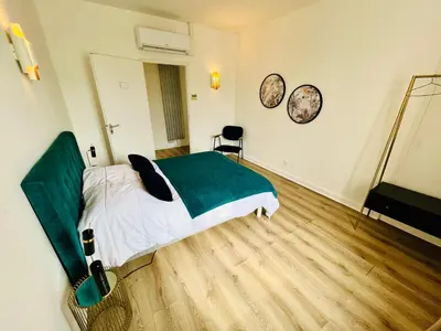 Un ou plusieurs lits dans un hébergement de l'établissement Inédit : appartements grandes capacités sur les quais de Blois - 23 pers