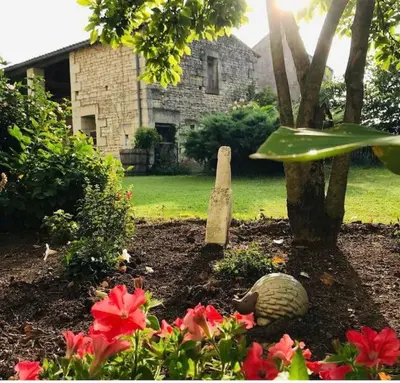 Jardin de l'établissement Gîte AU BOOM COEUR forfait Spa et Petit déjeuner inclus
