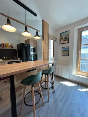 Cuisine ou kitchenette dans l'établissement Côté Médicis - Cosy appartement au coeur de Blois