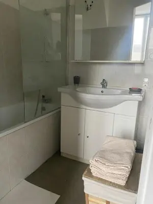 Salle de bains dans l'établissement Appartement T1B place saint Anne