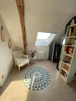 Bibliothèque dans la maison de vacances