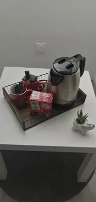 Plateau bouilloire dans l'établissement chambre 24h le mans