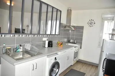 Cuisine ou kitchenette dans l'établissement Ne restez pas à quai
