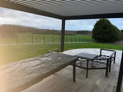 Balcon ou terrasse dans l'établissement Chambre chez l'habitant à 7kms du circuit des 24h