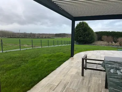 Jardin de l'établissement Chambre double à 7kms du circuit des 24h