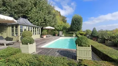 Piscine de l'établissement Manoir des Basses Rivières ou située à proximité