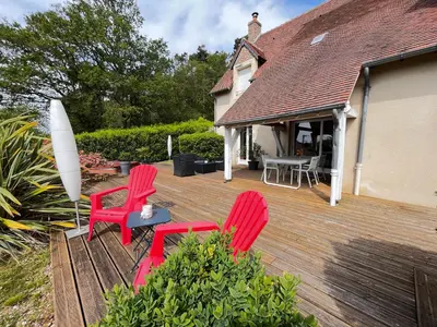Jardin de l'établissement Villa avec piscine à 10 min du circuit des 24h du Mans