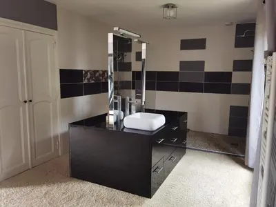 Salle de bains dans l'établissement Villa avec piscine à 10 min du circuit des 24h du Mans