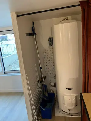 Salle de bains dans l'établissement maison 4 chambres aux portes du circuit