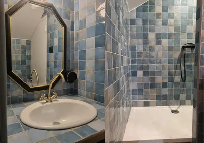Salle de bains dans l'établissement Escale au Cœur du Mans, entre Gare et Centre