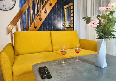 Coin salon dans l'établissement Escale au Cœur du Mans, entre Gare et Centre