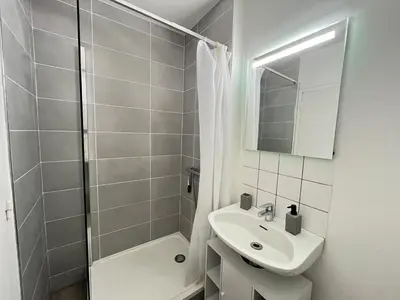 Salle de bains dans l'établissement La Loge - Studio - Centre - 2 pers