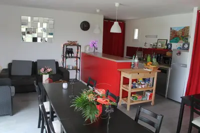 Cuisine ou kitchenette dans l'établissement Le Champ De La Ferme