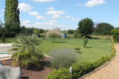 Jardin de l'établissement Le Champ De La Ferme