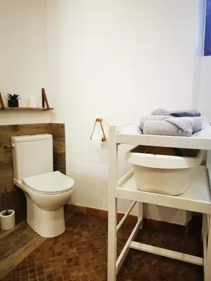 Salle de bains dans l'établissement Escapade au Prieuré