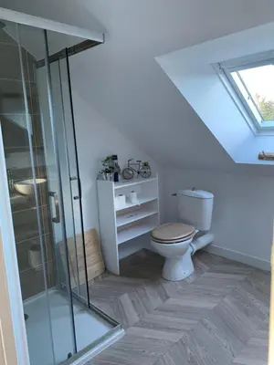 Salle de bains dans l'établissement Gite de Groupe Aux Instants Partagés