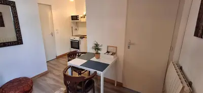 Cuisine ou kitchenette dans l'établissement Chez Eric le n2