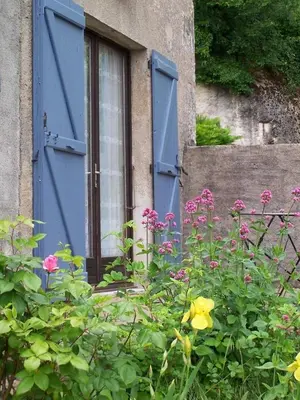 Jardin de l'établissement la maisonnette du peu-morier