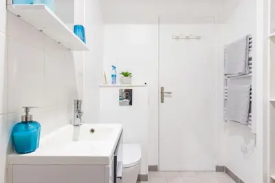 Salle de bains dans l'établissement Studio François 1er