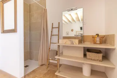 Salle de bains dans l'établissement Le gîte L'As de Seur