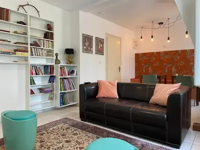 Coin salon dans l'établissement Aux Chambres des Dames