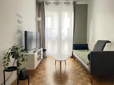 Télévision ou salle de divertissement dans l'établissement Comtes du Maine - Centre - Parade des pilotes - 6 pers