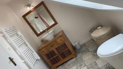 Salle de bains dans l'établissement Simples Escales : gîte nature, détente et sauna