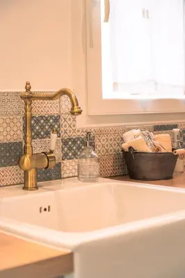 Salle de bains dans l'établissement Gite du Four à Pain 4* - Le Domaine des Cyclamens