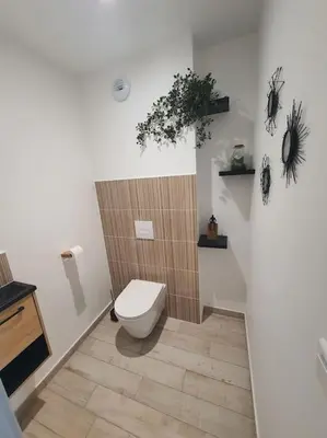 Salle de bains dans l'établissement Maison à thème le Mans 66