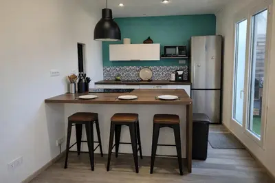 Cuisine ou kitchenette dans l'établissement Le Refuge Gabriel avec grand parking privé