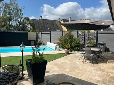 Piscine de l'établissement Élégante maison circuit des 24h00 du mans ou située à proximité
