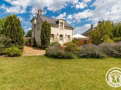 Jardin de l'établissement Maison de Charme avec Piscine Chauffée à 300m de la Loire, Proche Saumur et Sites UNESCO - FR-1-622-70