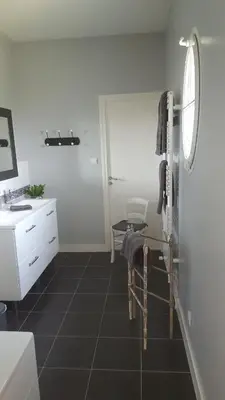Salle de bains dans l'établissement Chb double avec baignoire