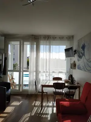 Télévision ou salle de divertissement dans l'établissement Grand studio idéalement situé
