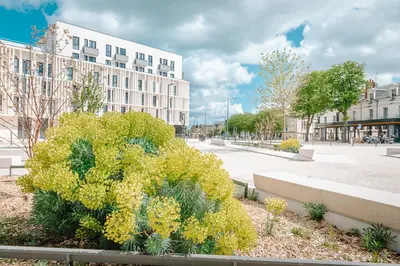 Jardin de l'établissement Beelodge Hotel Blois Centre