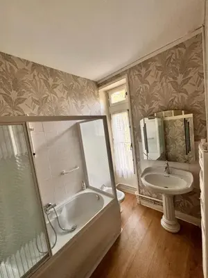 Salle de bains dans l'établissement Clos de Joco - Gîte de groupe