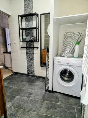 Cuisine ou kitchenette dans l'établissement F2 au cœur de Langeais.