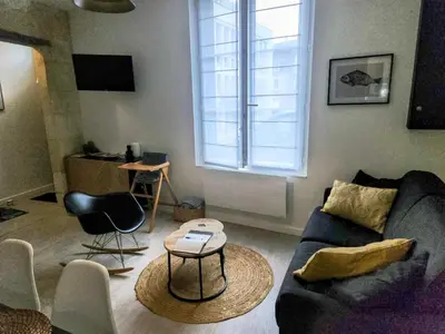 Coin salon dans l'établissement F2 au cœur de Langeais.