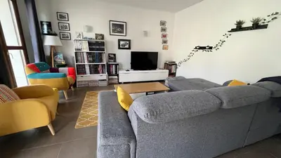Télévision ou salle de divertissement dans l'établissement Les Rallyes de la Loire - Vue sur Loire - 4 pers