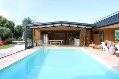Piscine de l'établissement Sol'm Gîtes chambre Bali ou située à proximité